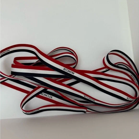 Moncler White Gift Box with Logo - Picture 4 of 6